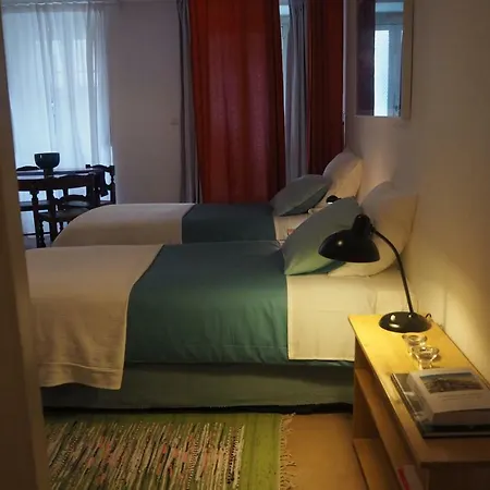 Blue Window Studio Apartment *